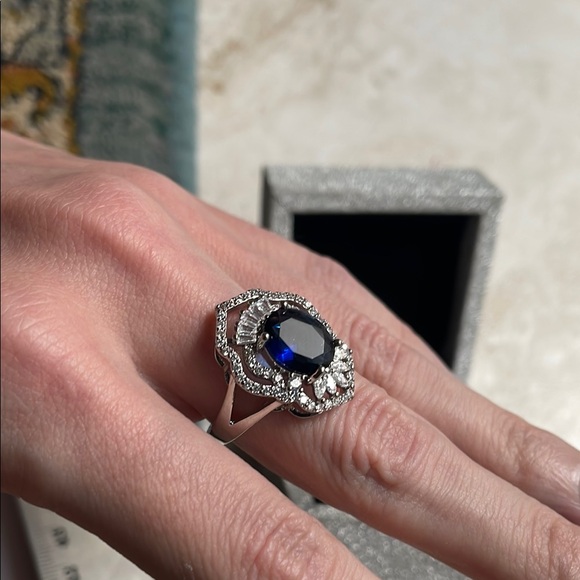 Elegant Sapphire and Silver Ring - Picture 7 of 17